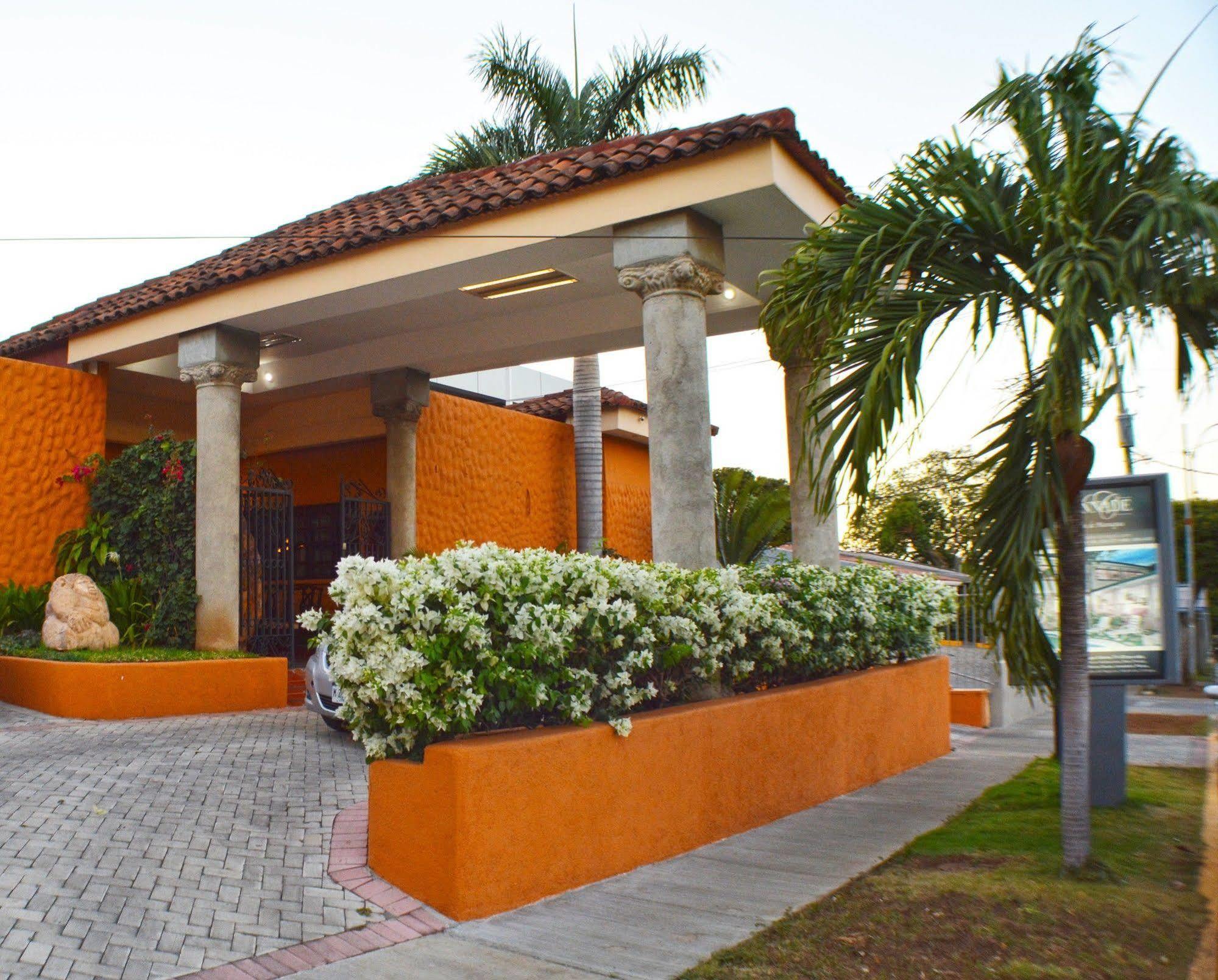 Hotel Colonnade Nicaragua Managua Exterior photo